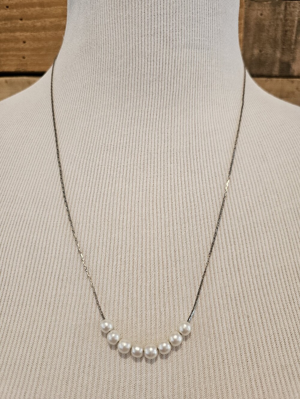 Vintage "Korea" Silvertone Cobra Link Chain Necklace w/ 8 White Faux Pearls